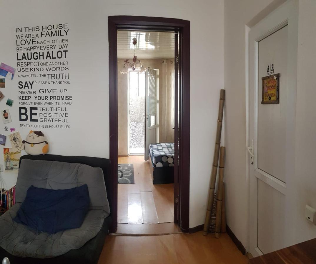 Enjoy The Hostel Batumi Bagian luar foto
