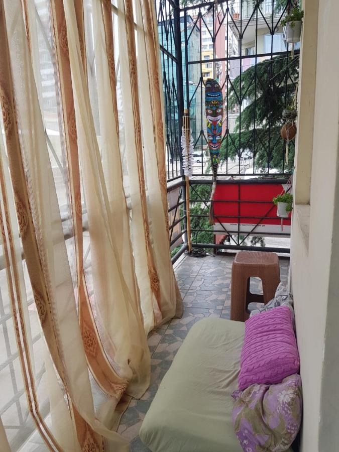 Enjoy The Hostel Batumi Bagian luar foto