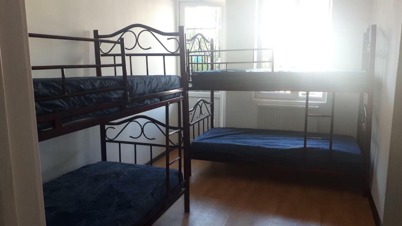 Enjoy The Hostel Batumi Bagian luar foto