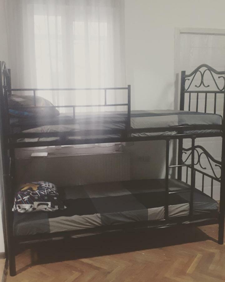 Enjoy The Hostel Batumi Bagian luar foto